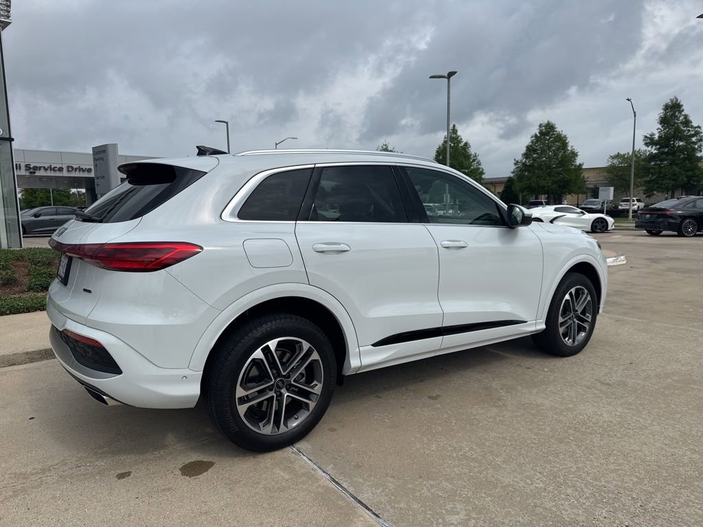 Used 2025 Audi Q5 Premium w/ Convenience Package AWD/4WD image 2