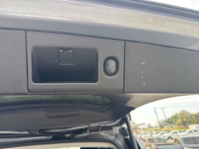Used 2020 Chevrolet Suburban Premier image 30