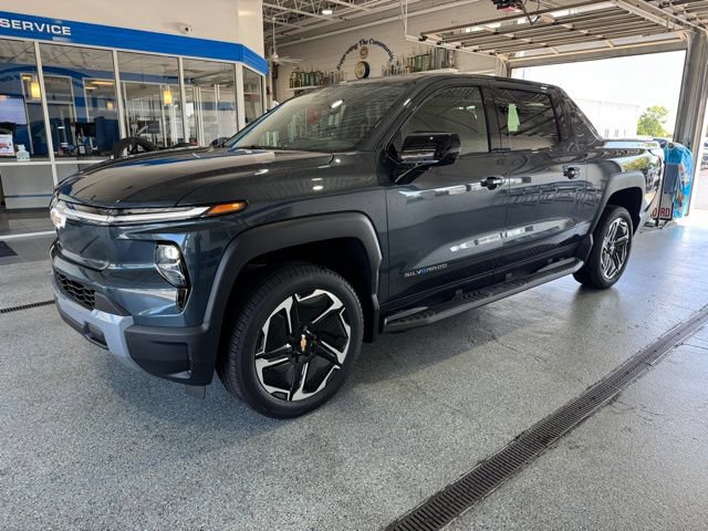 New 2026 Chevrolet Silverado EV LT AWD/4WD image 4