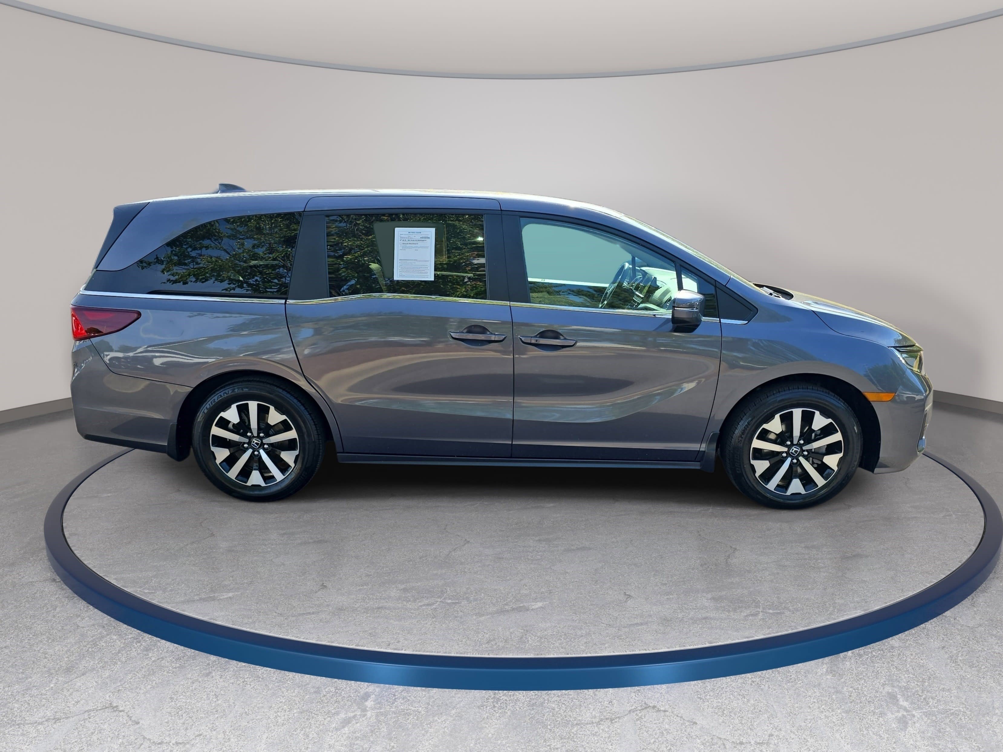 Used 2025 Honda Odyssey EX-L image 4