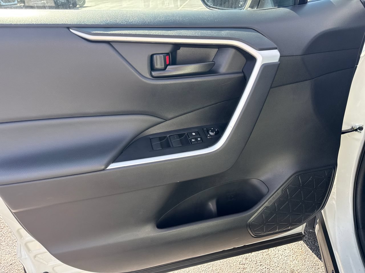 Used 2025 Toyota RAV4 LE FWD image 15