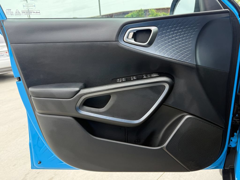Used 2023 Kia Soul EX FWD image 11