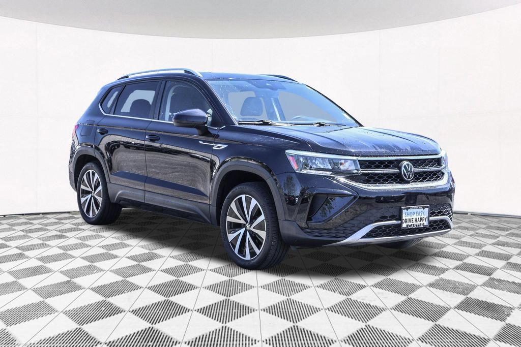 Certified 2023 Volkswagen Taos SE w/ Panoramic Sunroof Package AWD/4WD image 10