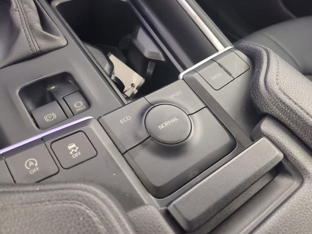 Used 2024 Toyota Grand Highlander Limited image 30