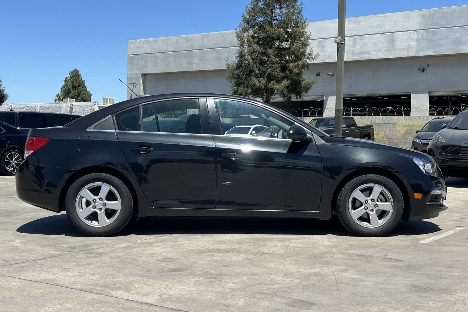 Used 2015 Chevrolet Cruze LT FWD image 9