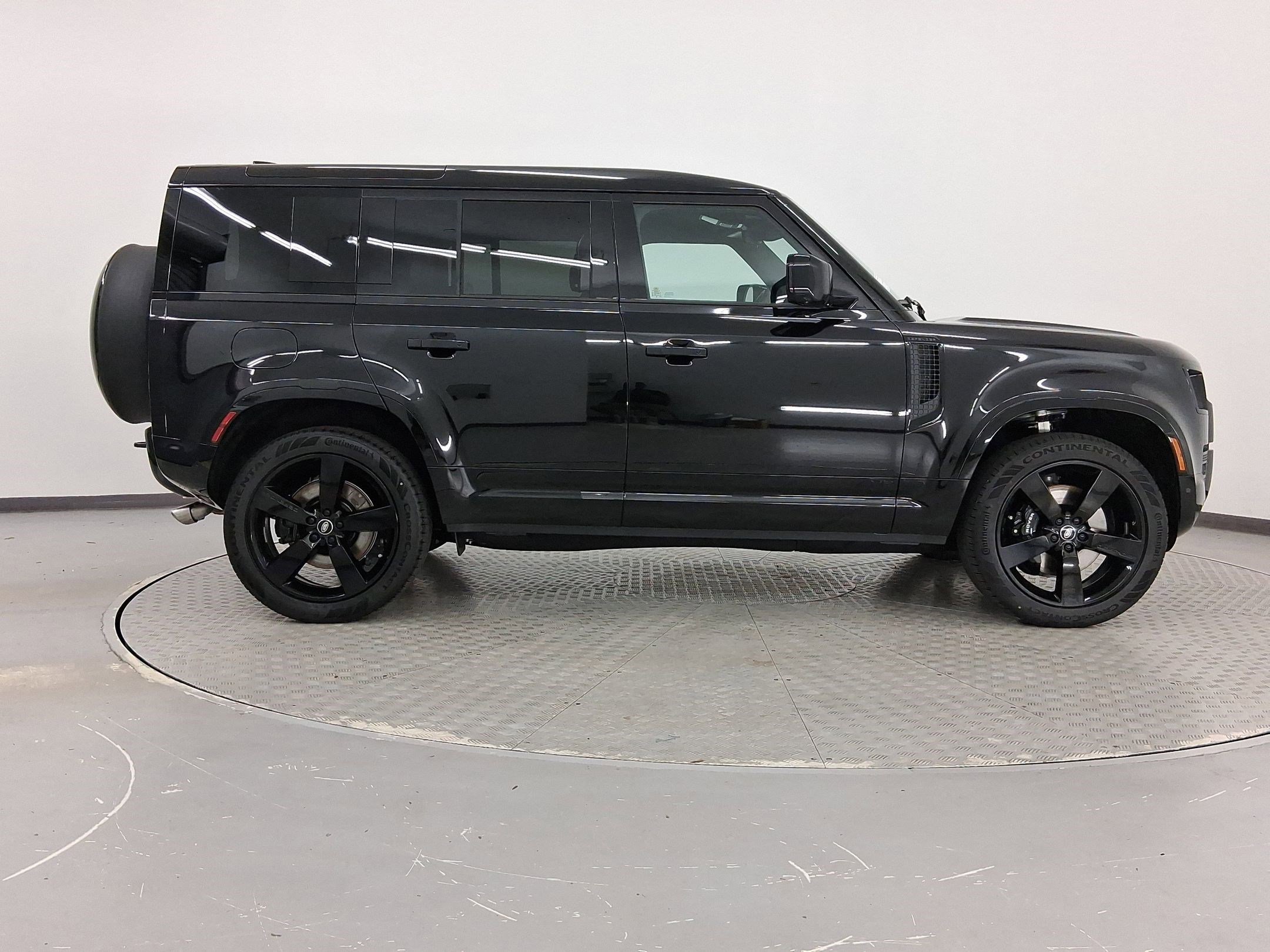New 2025 Land Rover Defender 110 V8 image 8