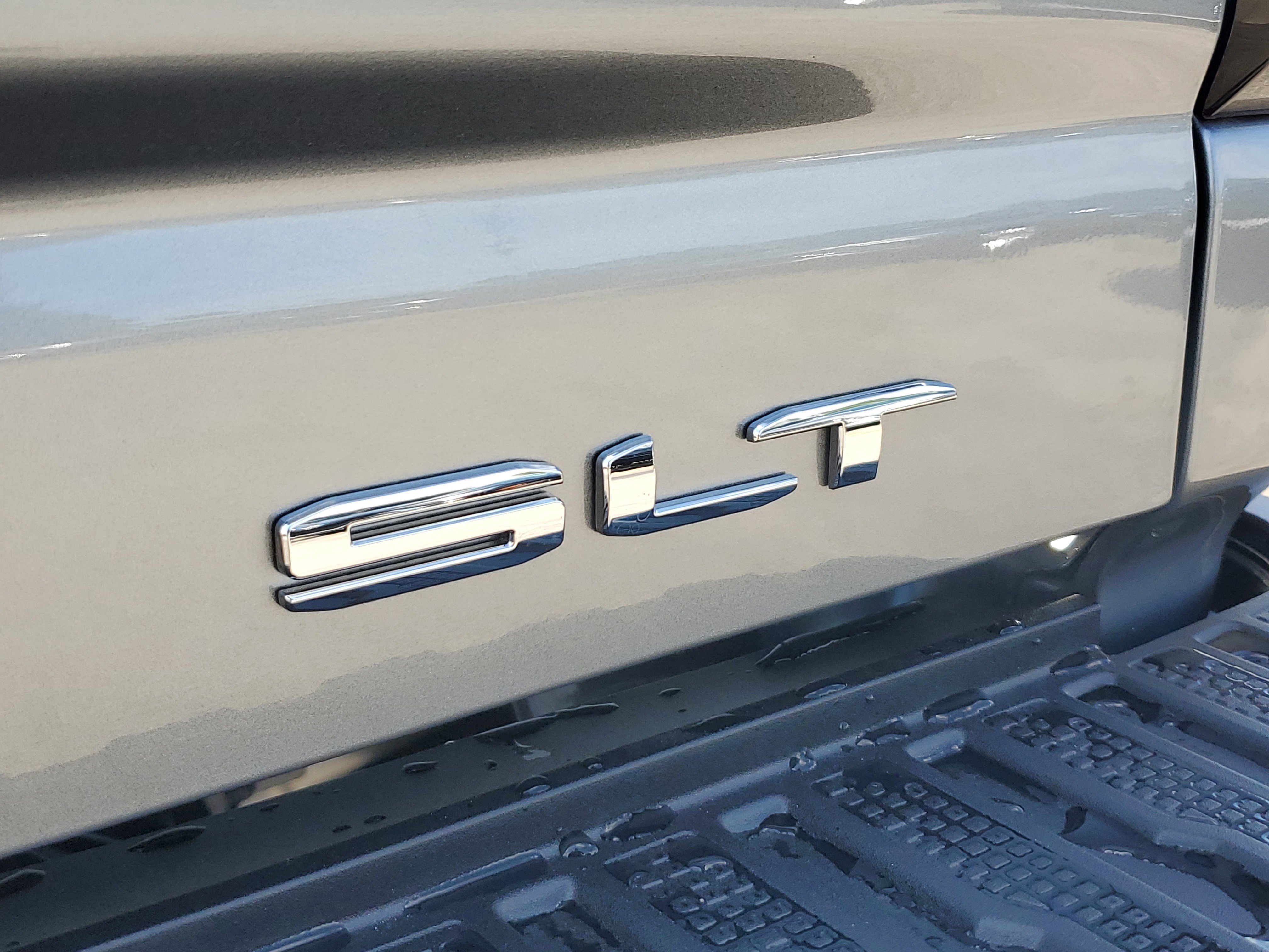 New 2025 GMC Sierra 2500 SLT w/ SLT Convenience Package image 6