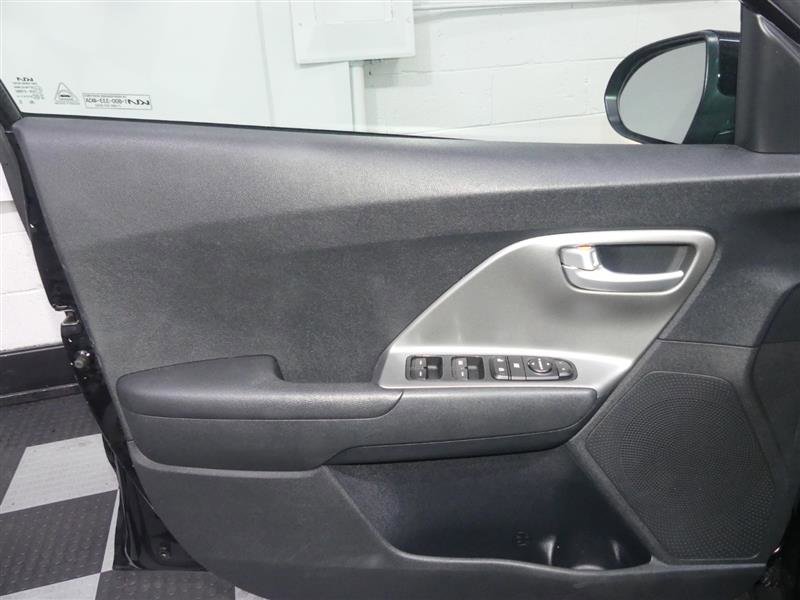 Used 2022 Kia Niro LX FWD image 17