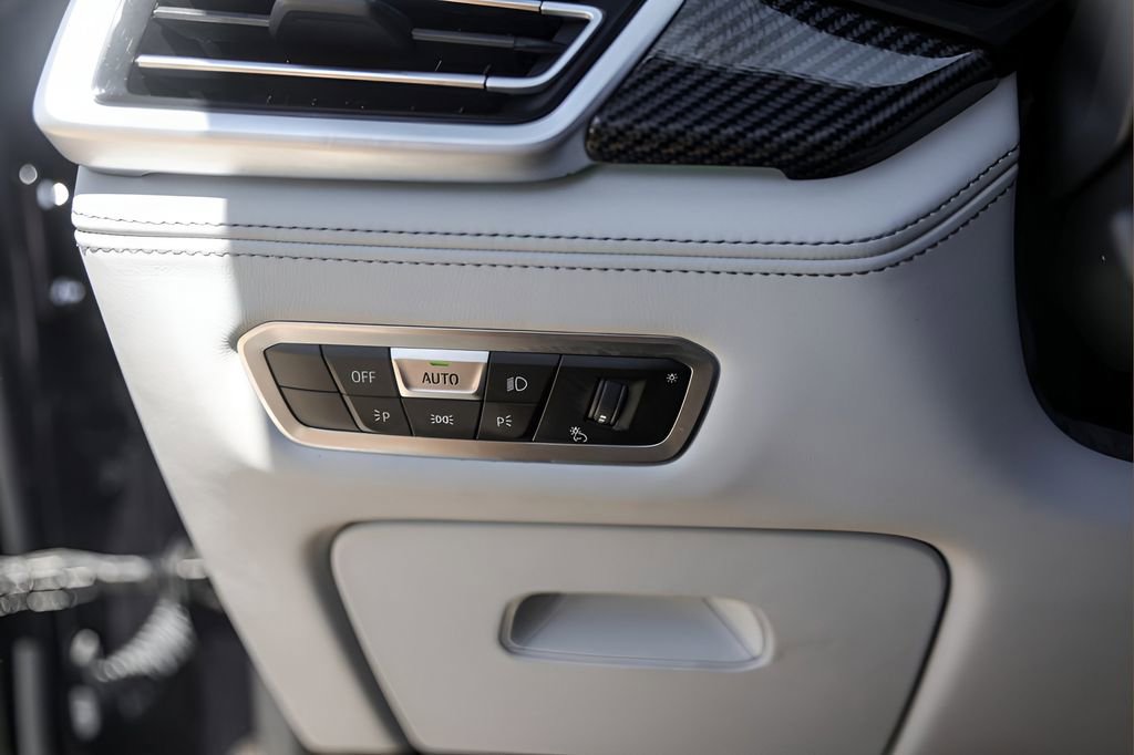 Used 2021 BMW X5 M w/ Executive Package image 15