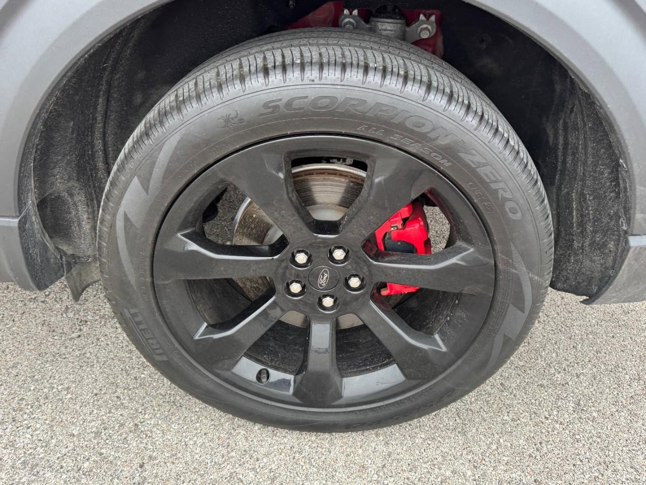 Used 2020 Ford Explorer ST w/ ST Street Pack image 7