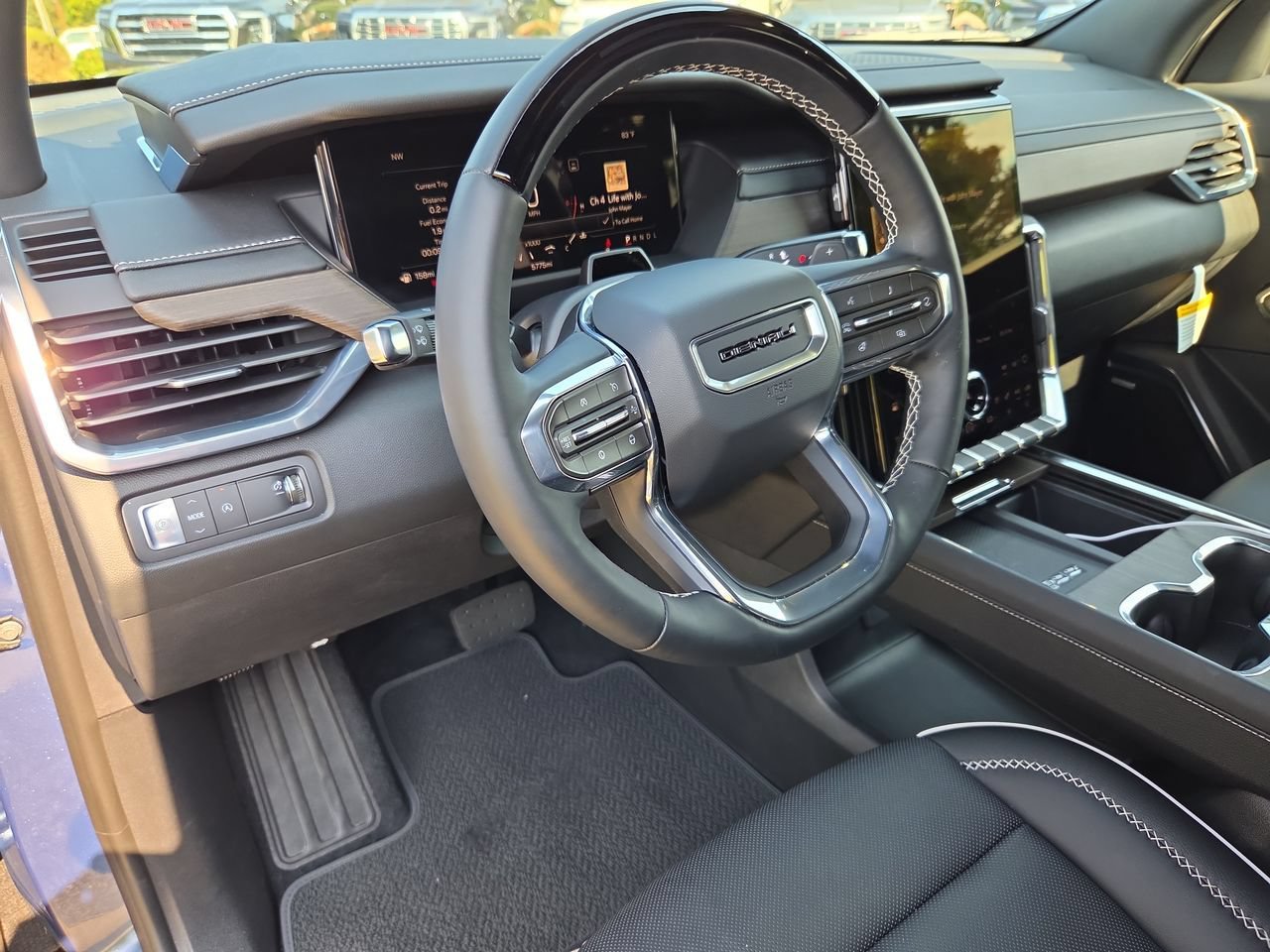 Used 2026 GMC Acadia Denali w/ Super Cruise Package FWD image 10