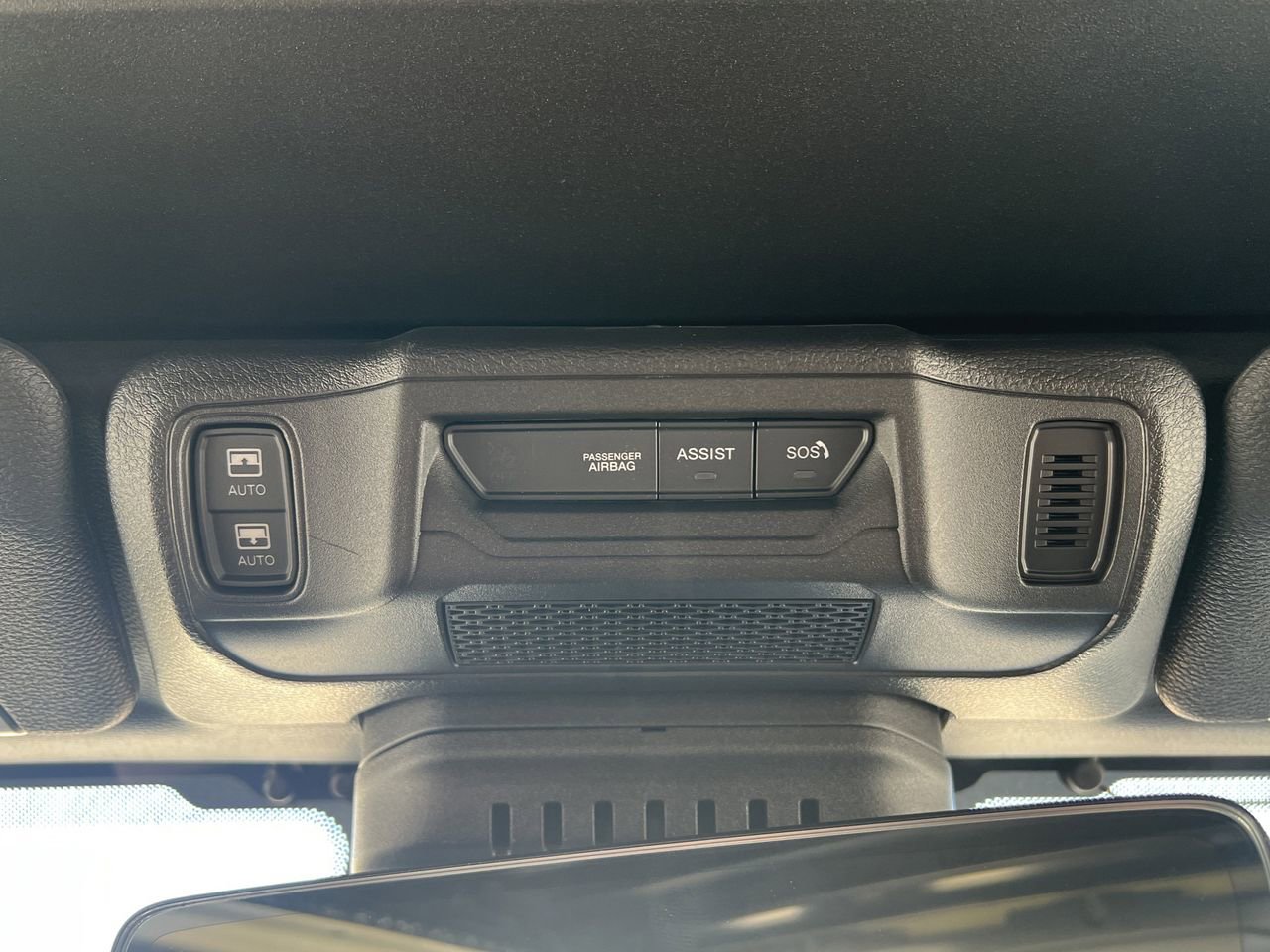 Used 2025 Jeep Wrangler Unlimited Rubicon image 16