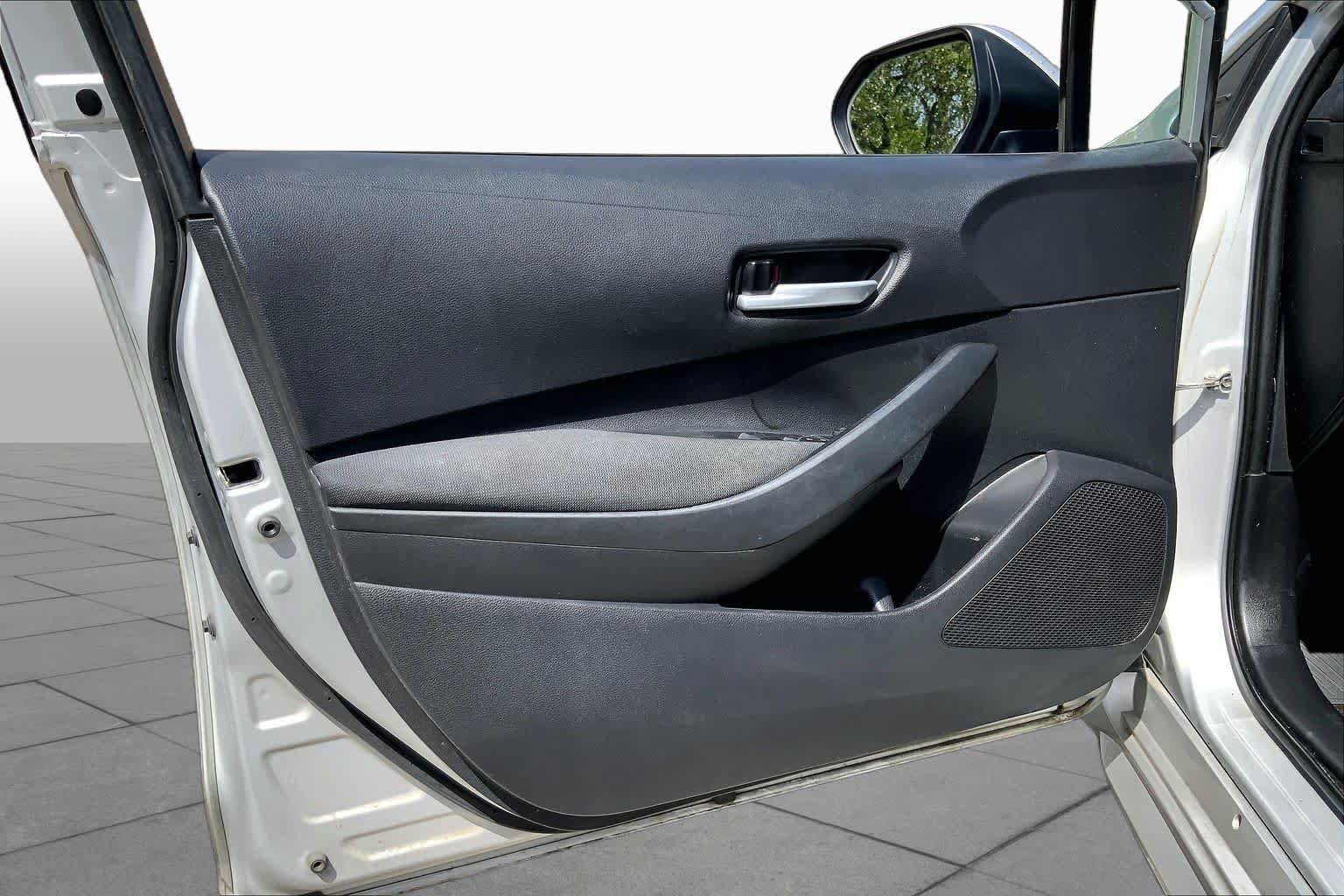 Used 2021 Toyota Corolla LE FWD image 21