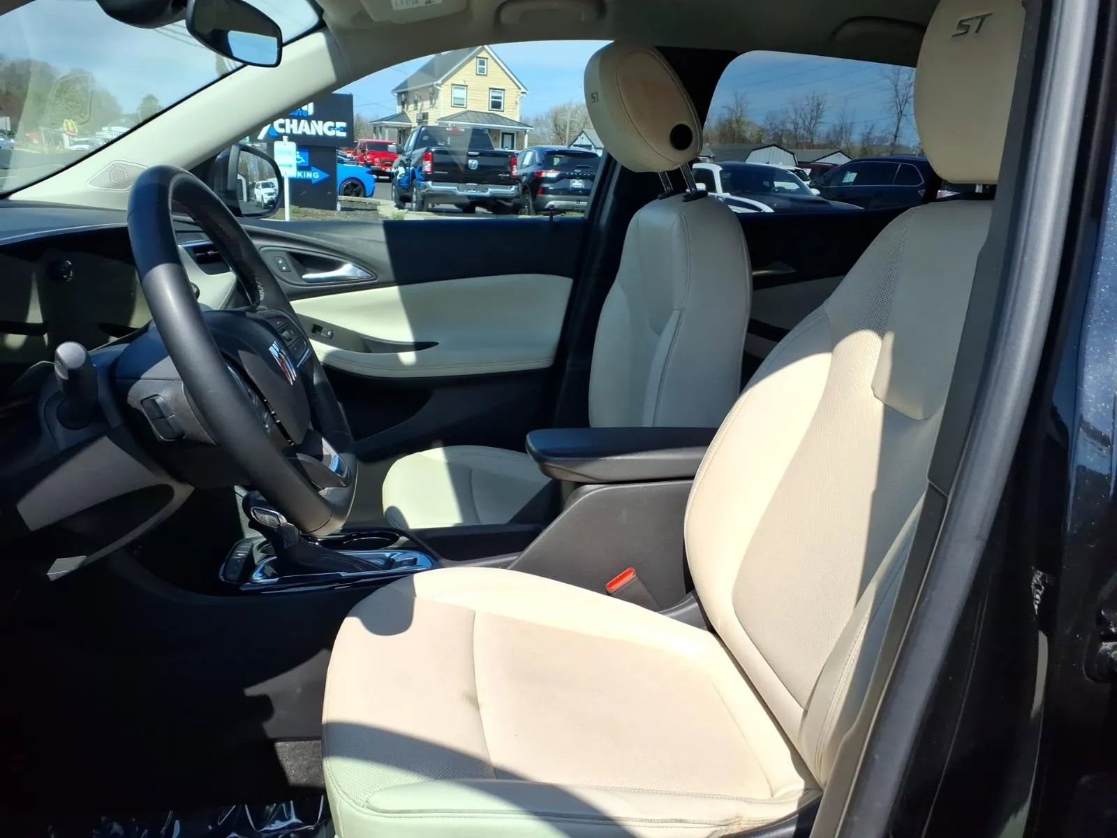 Used 2024 Buick Encore GX Sport Touring image 26