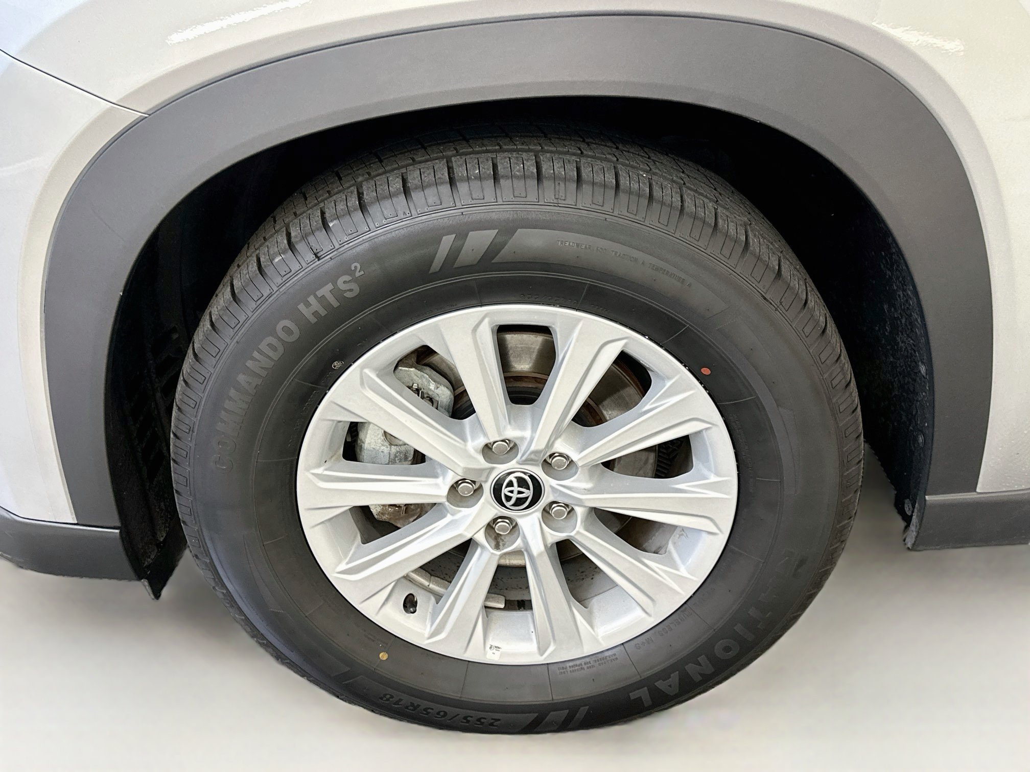 Used 2025 Toyota Grand Highlander AWD image 11