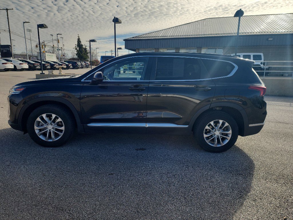 Used 2020 Hyundai Santa Fe SE image 3