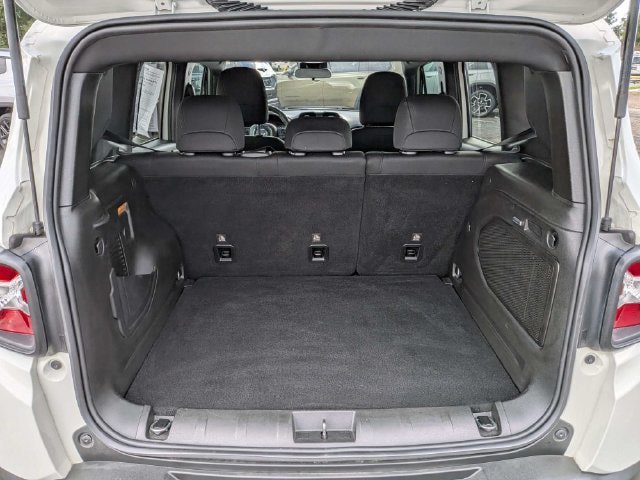 Used 2021 Jeep Renegade Latitude w/ Sun & Sound Group FWD image 13