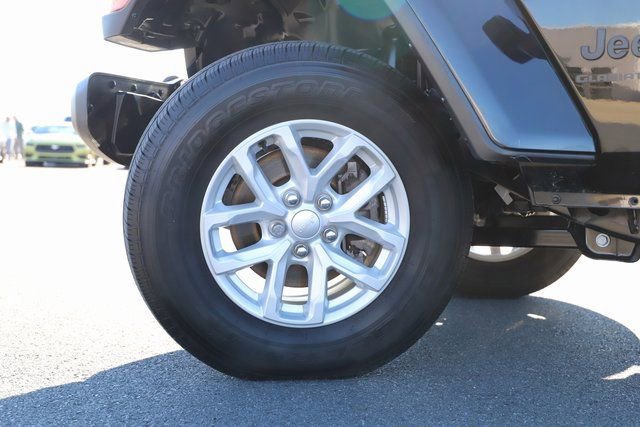 Used 2023 Jeep Gladiator Sport image 2