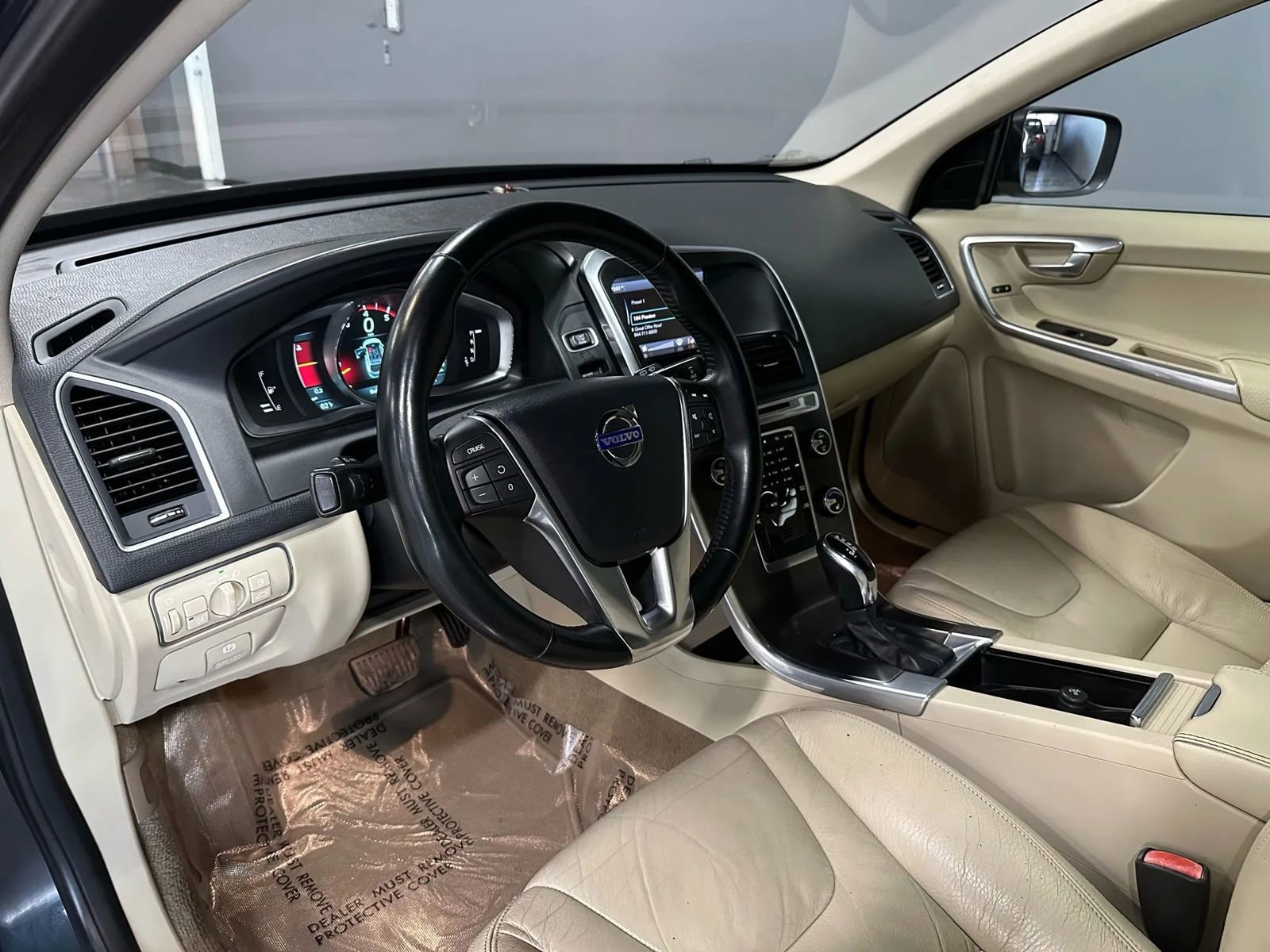 Used 2014 Volvo XC60 T6 image 14