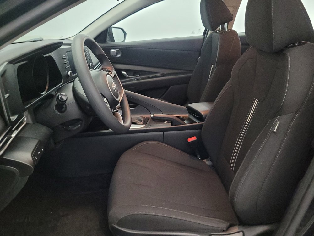 Used 2023 Hyundai Elantra SEL w/ Cargo Package FWD image 17
