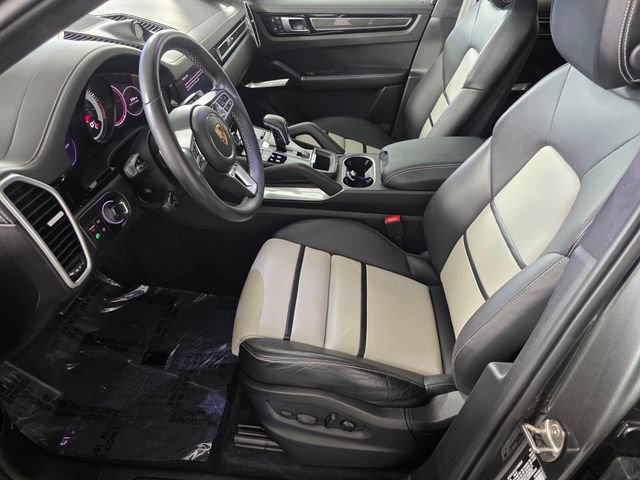 Certified 2023 Porsche Cayenne Turbo image 9