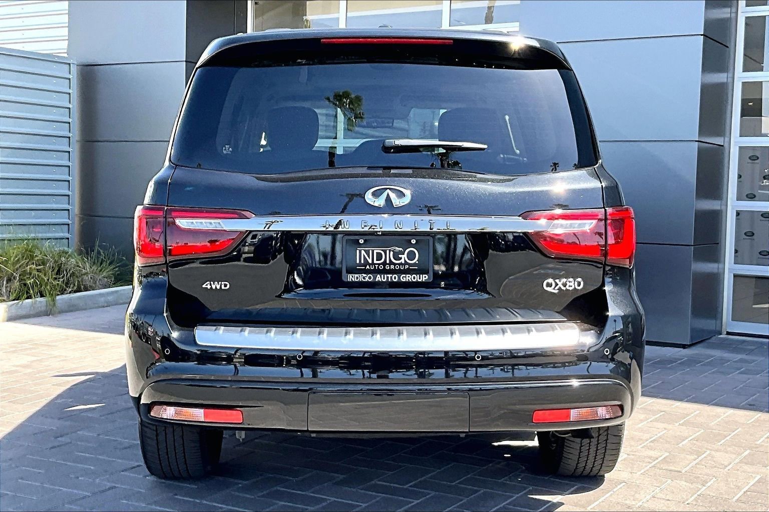 Used 2024 INFINITI QX80 Premium Select w/ Cargo Package AWD/4WD image 4
