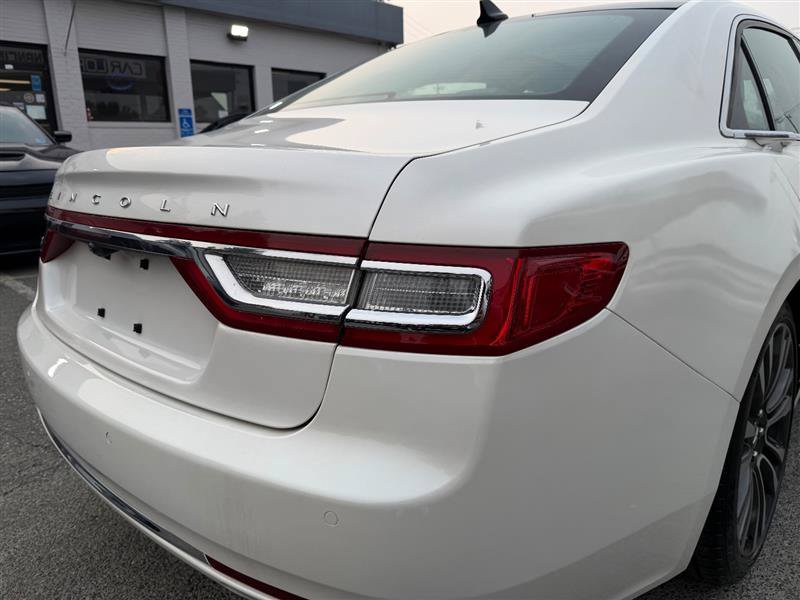 Used 2018 Lincoln Continental Select w/ Continental Climate Package AWD/4WD image 23