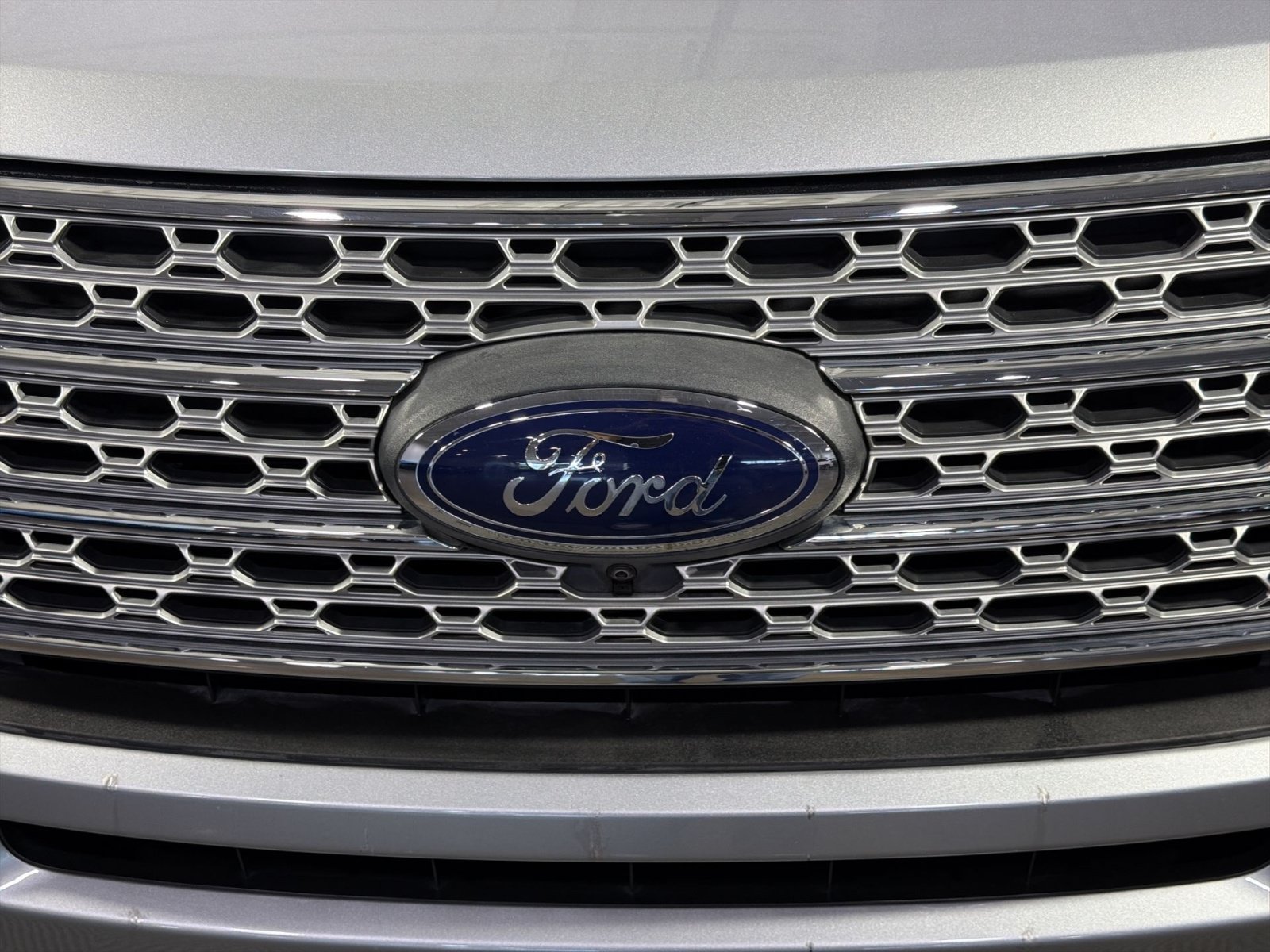 Used 2020 Ford Explorer Limited AWD/4WD image 12