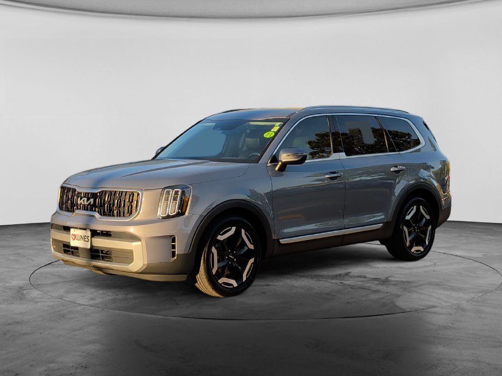 Used 2024 Kia Telluride EX AWD/4WD image 3