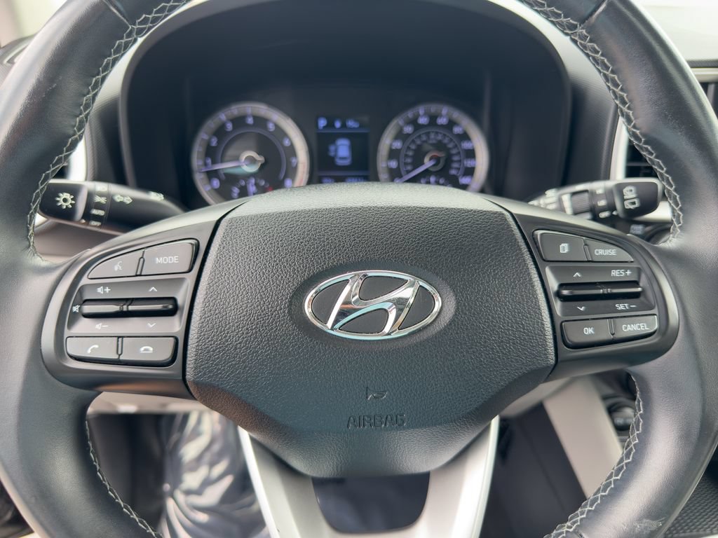 Used 2020 Hyundai Venue SEL w/ Convenience + Premium Package FWD image 25