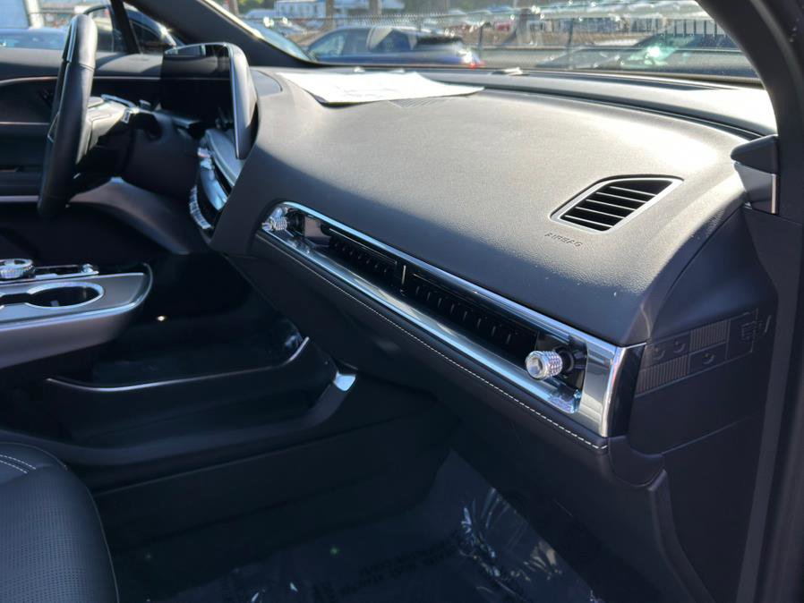 Used 2024 Cadillac Lyriq Luxury w/ LPO, Floor Liner Package image 39