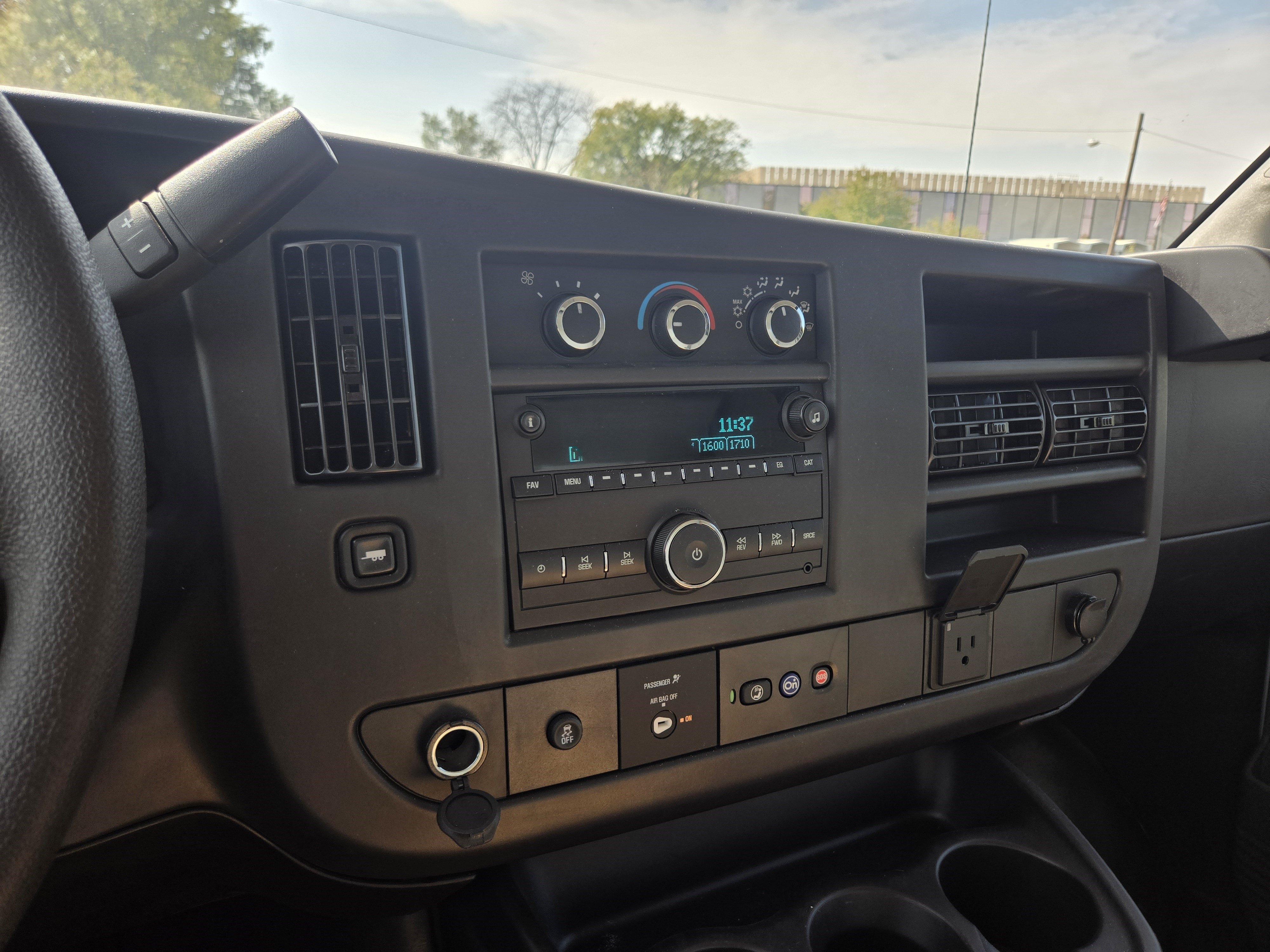 New 2024 Chevrolet Express 3500 w/ Power Convenience Package RWD image 19