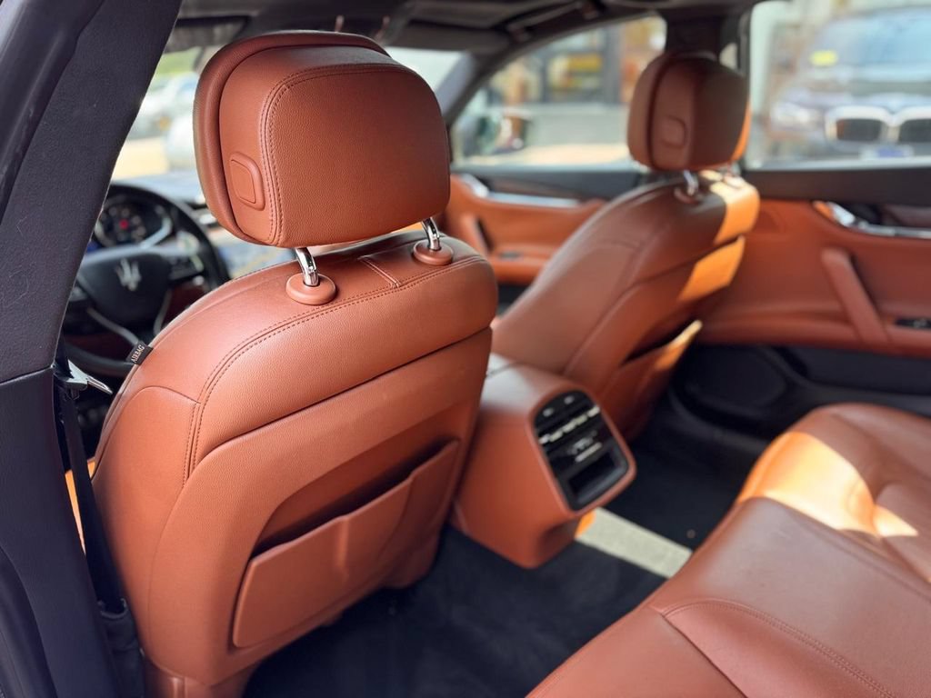 Used 2018 Maserati Quattroporte S Q4 AWD/4WD image 23