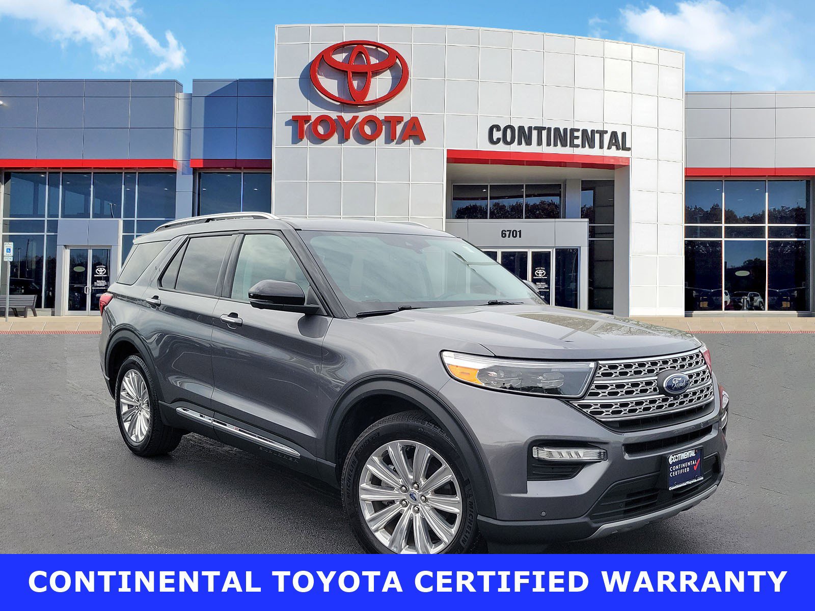 Used 2022 Ford Explorer Limited w/ Equipment Group 301A AWD/4WD image 1