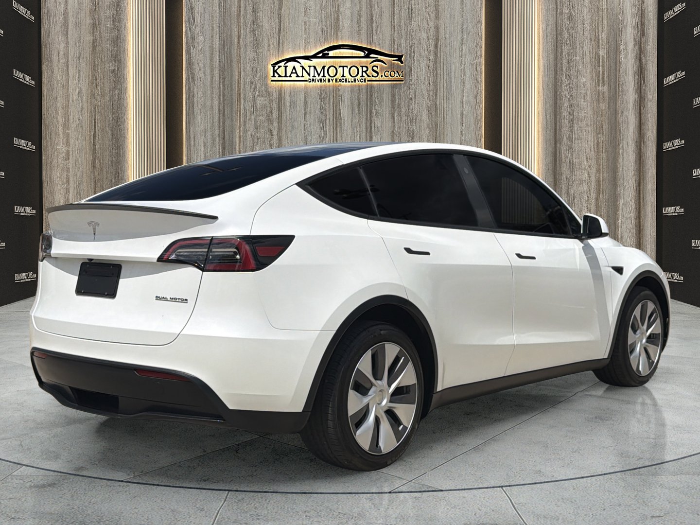 Used 2023 Tesla Model Y Long Range AWD/4WD image 7