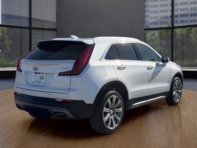 Used 2022 Cadillac XT4 Premium Luxury w/ Enhanced Visibility Package image 5