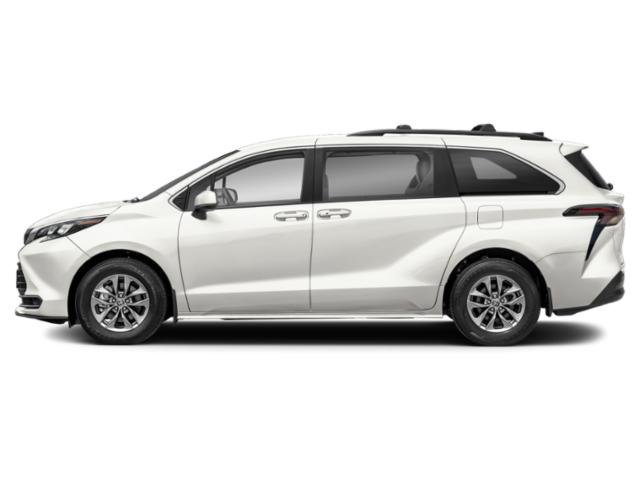 Certified 2025 Toyota Sienna LE FWD image 3