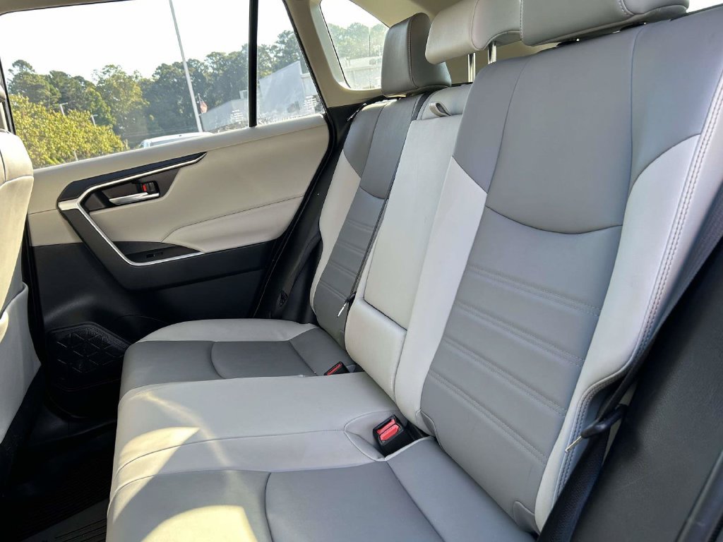 Used 2019 Toyota RAV4 XLE Premium FWD image 16
