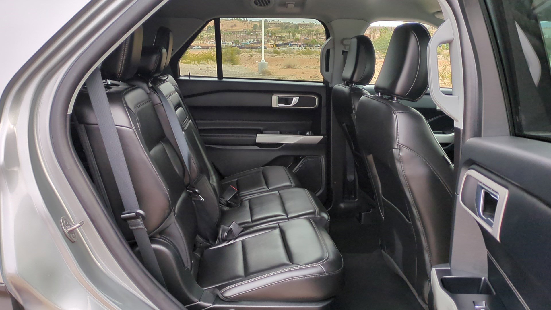 Used 2022 Ford Explorer XLT w/ Equipment Group 202A image 29