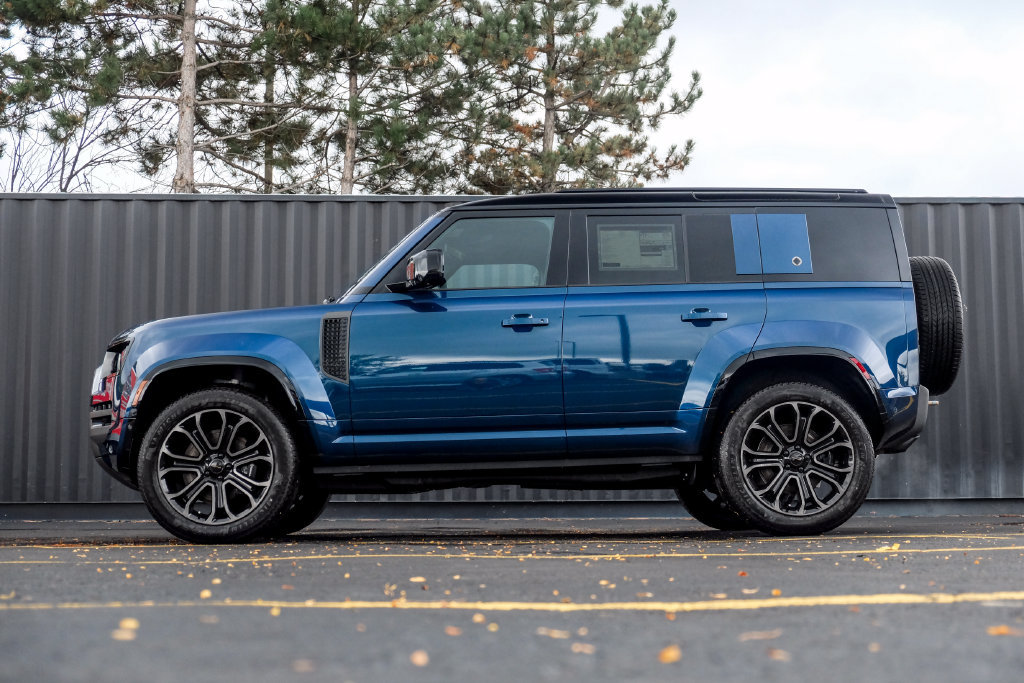 New 2026 Land Rover Defender 110 OCTA AWD/4WD image 3