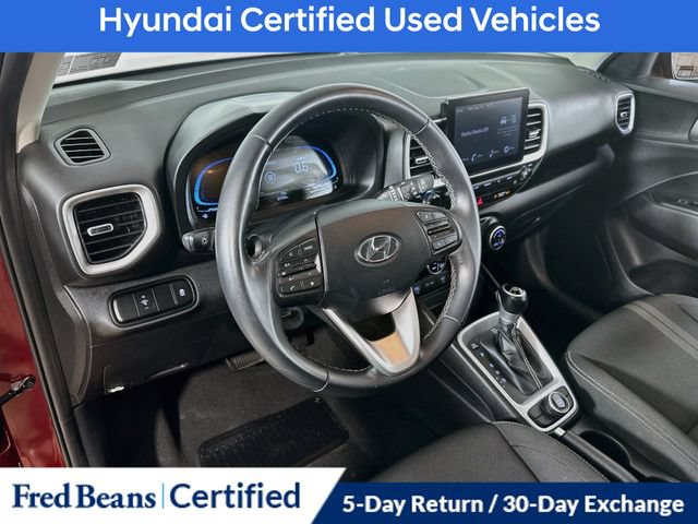 Certified 2025 Hyundai Venue SEL FWD image 20