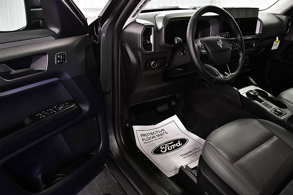 Used 2025 Ford Bronco Sport Badlands image 15