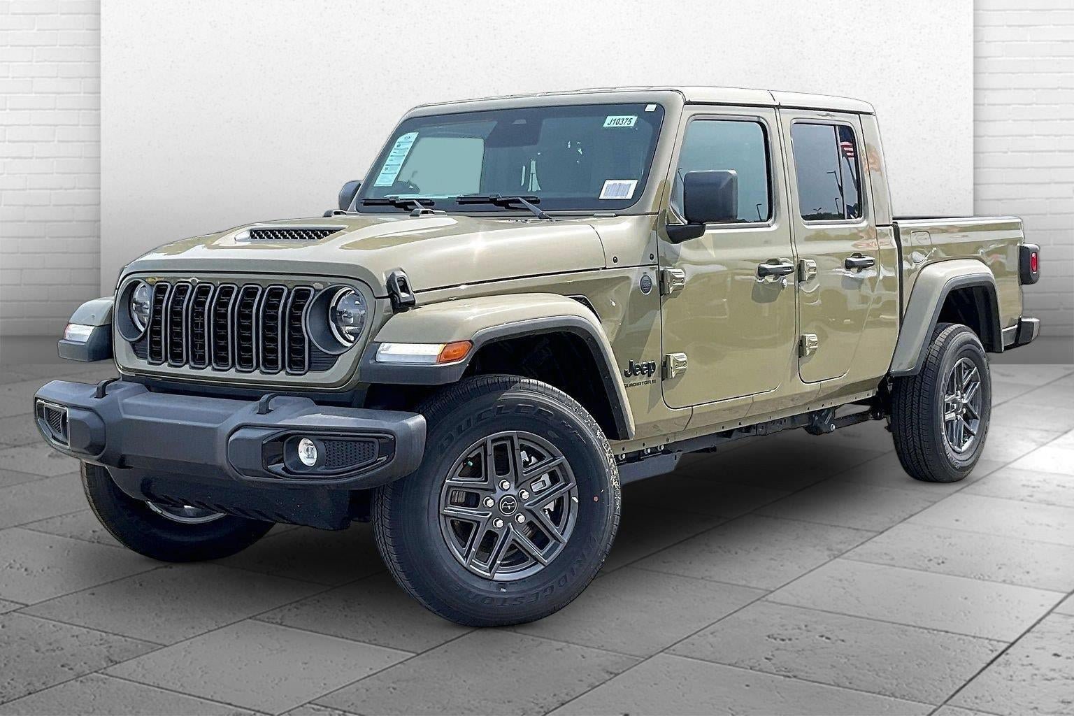 New 2026 Jeep Gladiator Sport AWD/4WD image 2