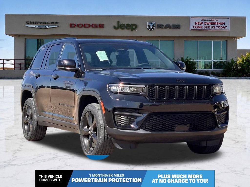 Used 2023 Jeep Grand Cherokee Altitude AWD/4WD image 1