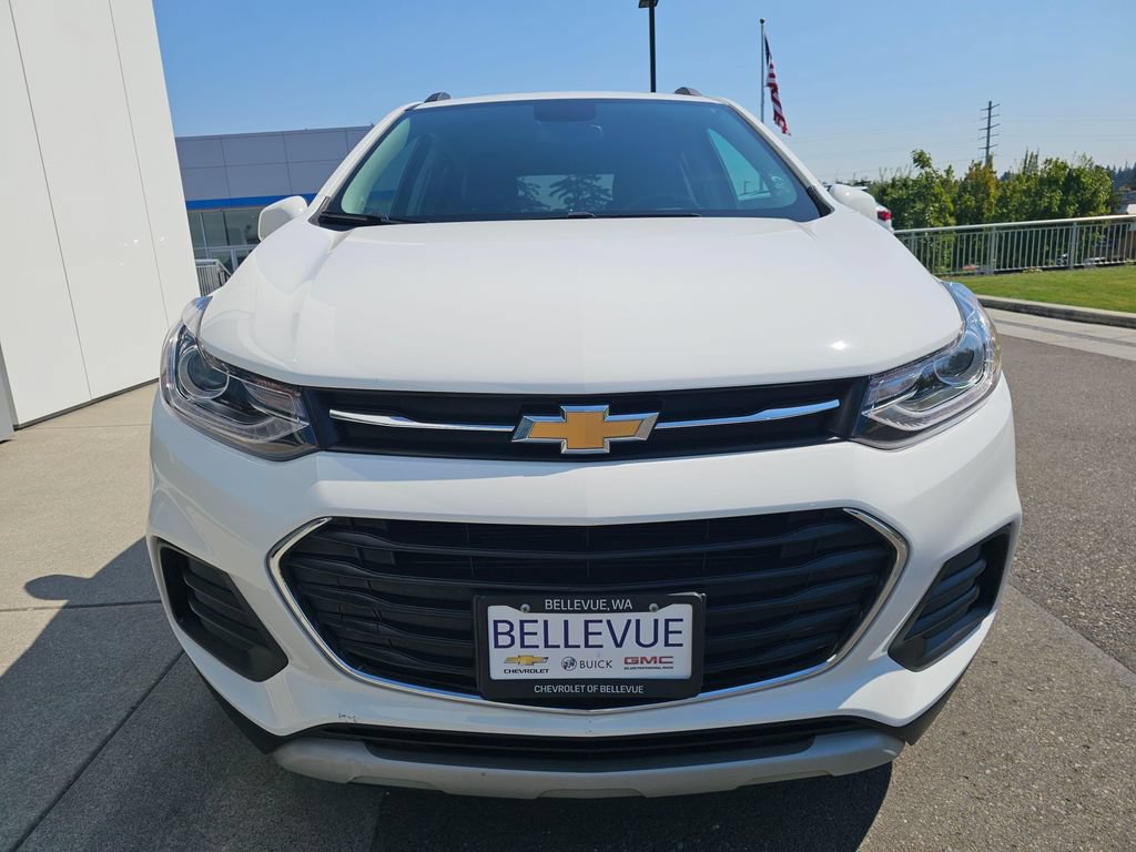 Used 2022 Chevrolet Trax LT w/ LT Convenience Package AWD/4WD image 2