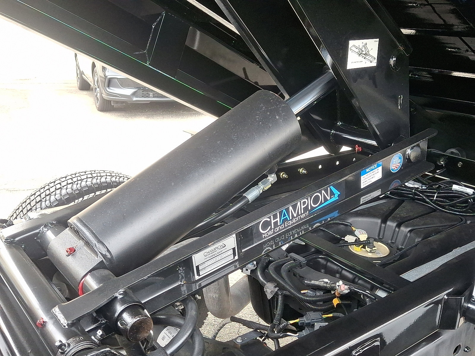 New 2025 Ford F350 XL w/ XL Chrome Package image 19