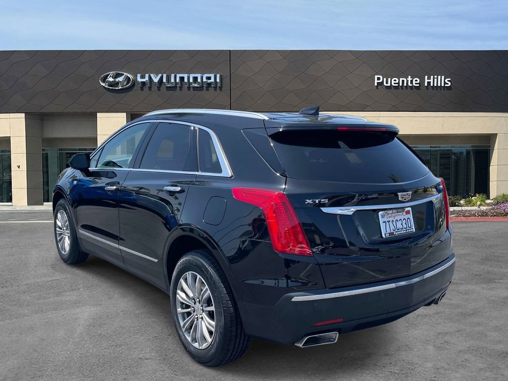 Used 2017 Cadillac XT5 Luxury w/ Driver Awareness Package FWD image 4