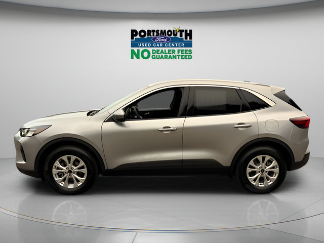 Used 2023 Ford Escape Active w/ Tech Pack #2 AWD/4WD image 2