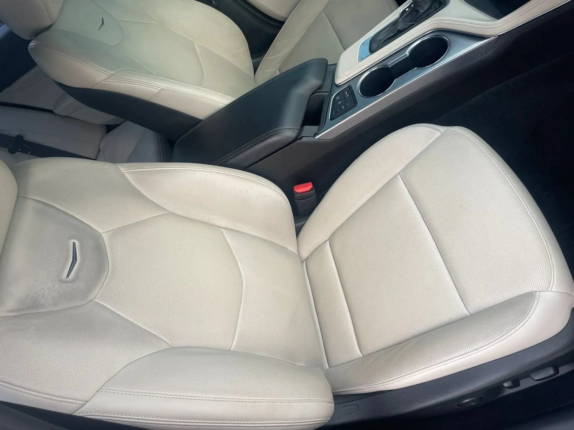 Used 2021 Cadillac CT4 Premium Luxury RWD image 16