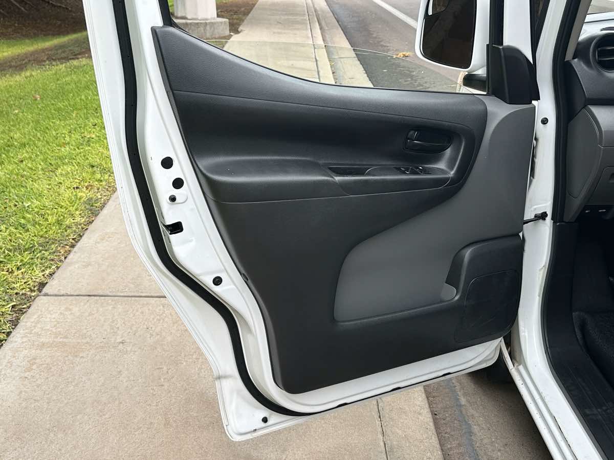 Used 2017 Nissan NV200 SV w/ Technology Package FWD image 31